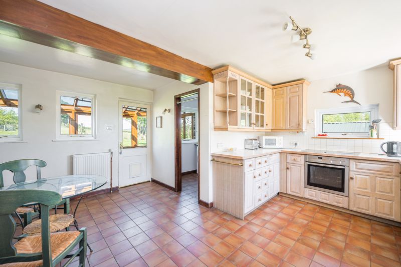 Kitchen / Breakfast Room- click for photo gallery